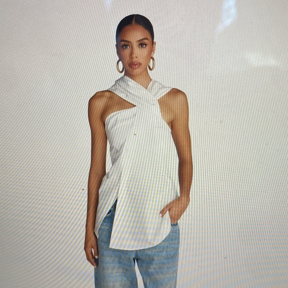 kbb kahlana Tops - KBB by KAHLANA White Twist Neck Halter Top